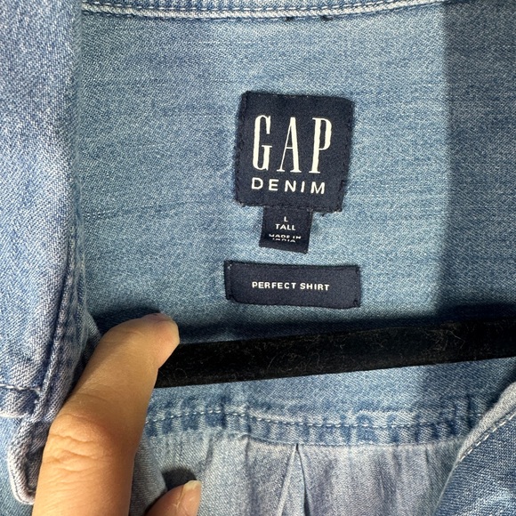 Gap The Perfect Shirt Denim Button Down Sz L Tall - Picture 4 of 6